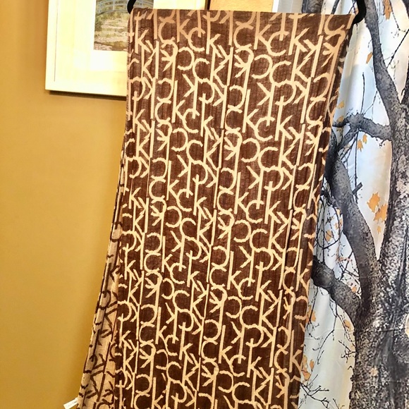 Calvin Klein monogram scarf - Picture 3 of 7